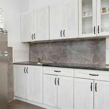 Cozy With A Perfect Location By Renters Διαμέρισμα