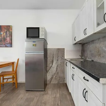 Cozy With A Perfect Location By Renters Διαμέρισμα